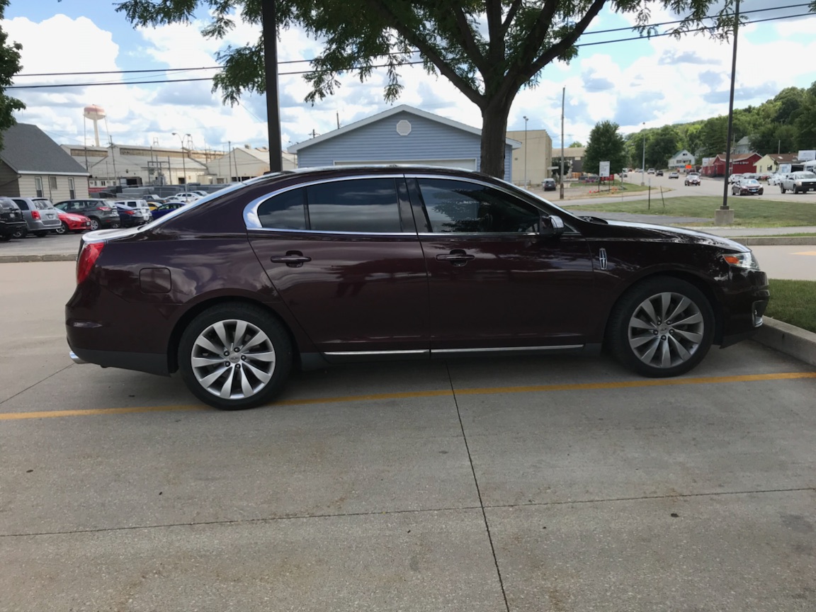 2011 Lincoln MKS